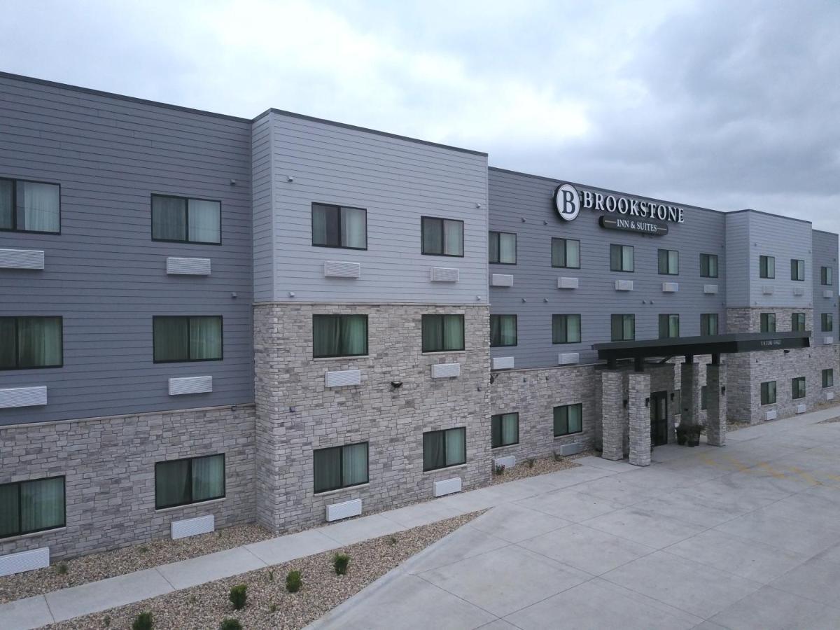 Brookstone Inn & Suites Fort Dodge Exterior foto